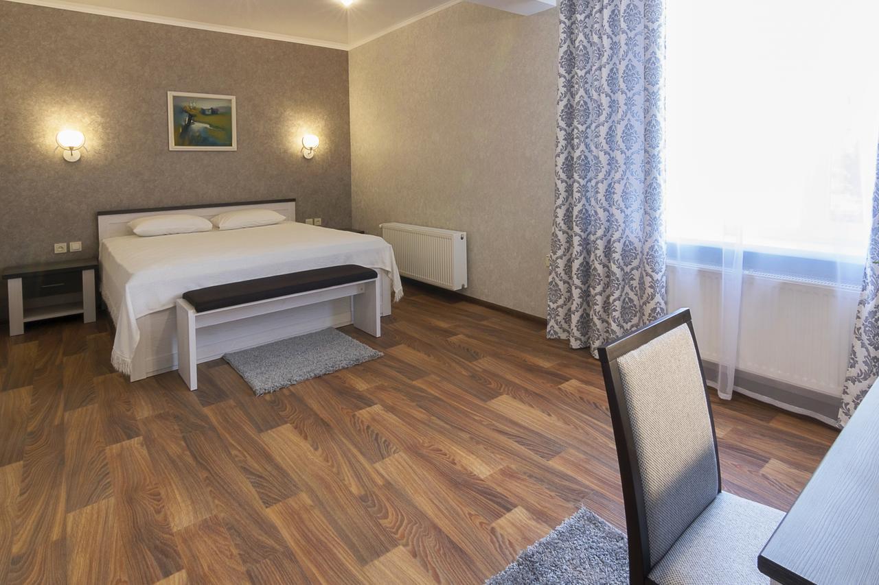 Centralny Hotel Krivói Rog Exterior foto
